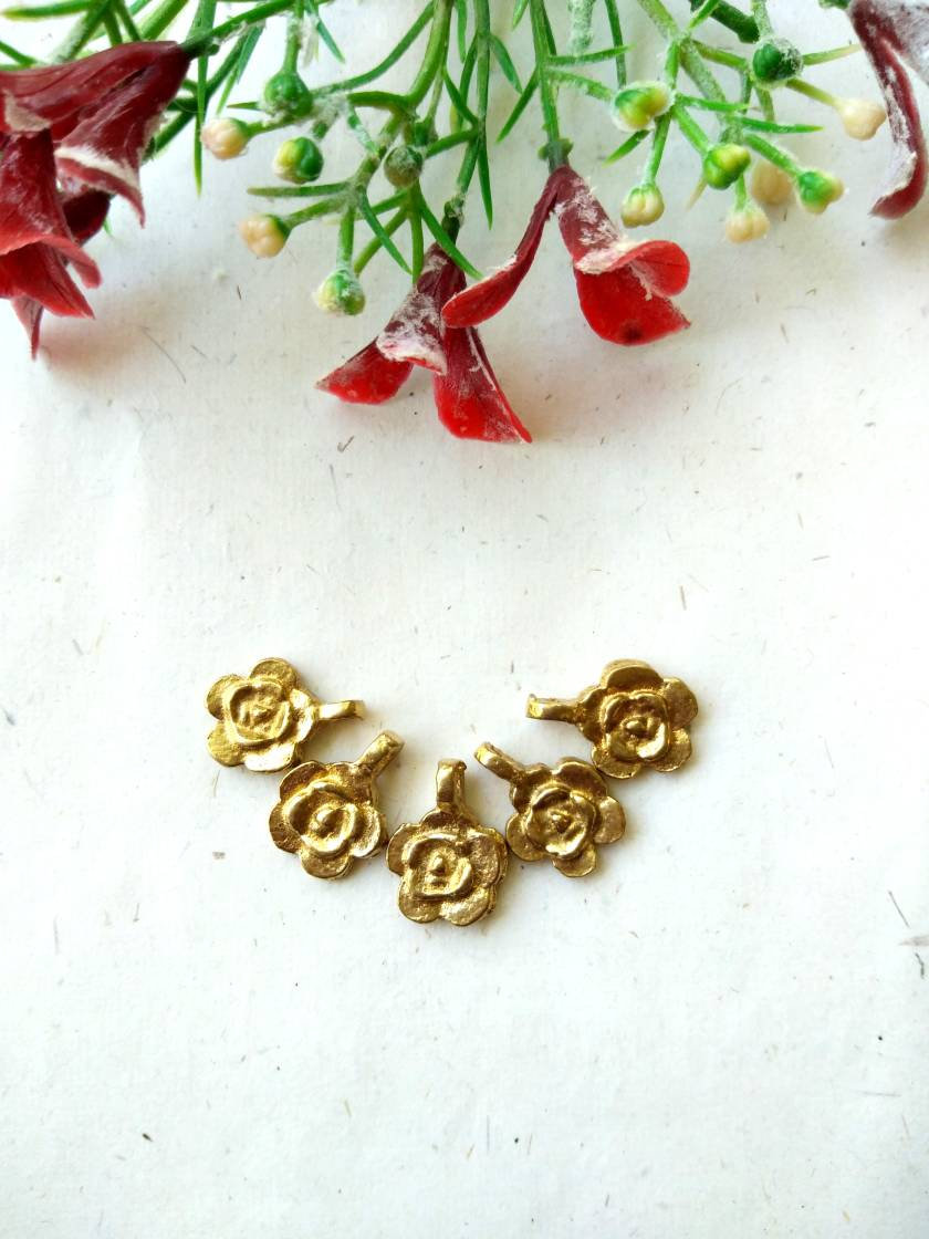 flowers macrame brass charms