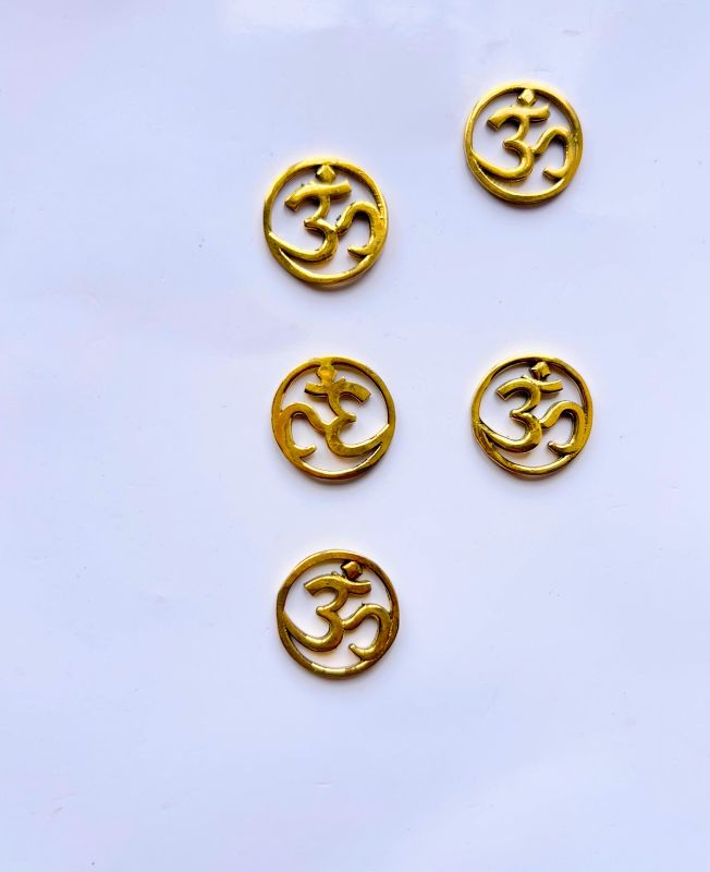 Minimalist Spiritual Om Disc Brass Special Charms