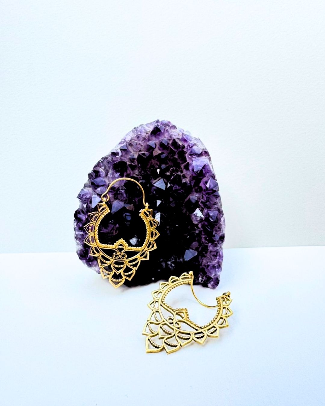 5/20 Pairs Floral Ornamental Hoop Brass Earrings