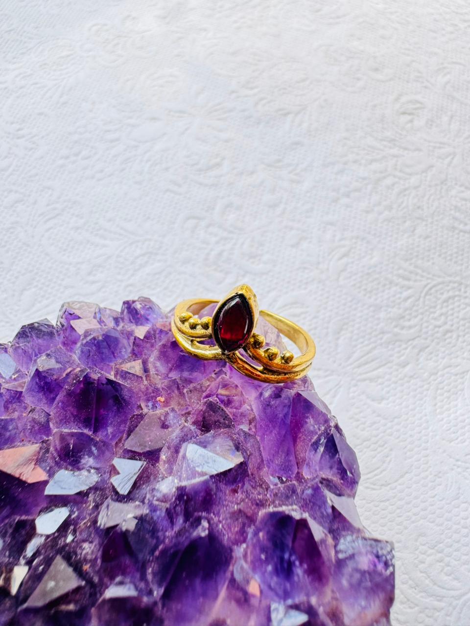 5/20 Pieces Garnet Crown Brass Ring