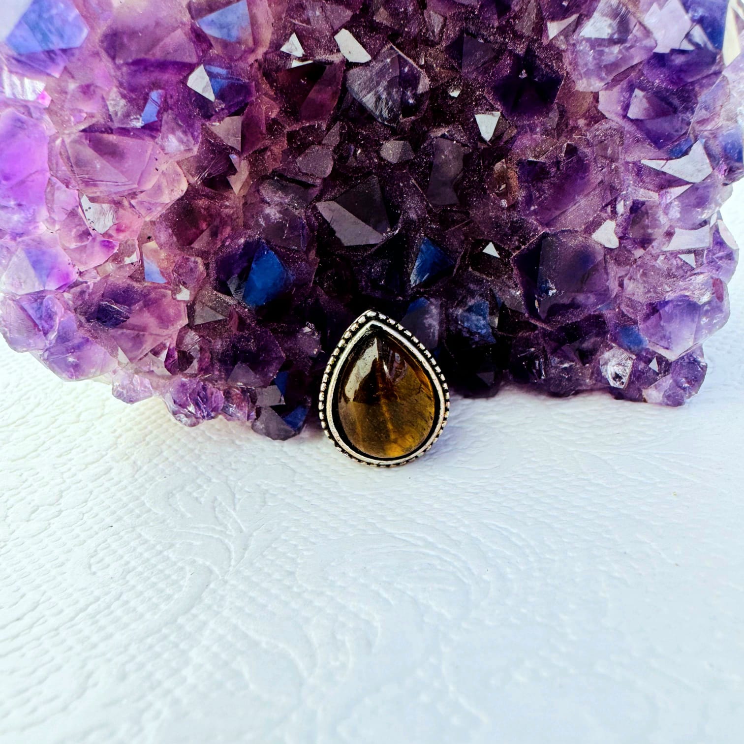 Tiger Eye Teardrop Grooved Stones Connectors