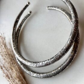 Silver Bloom Engraved Silver Tone Brass Choker Set